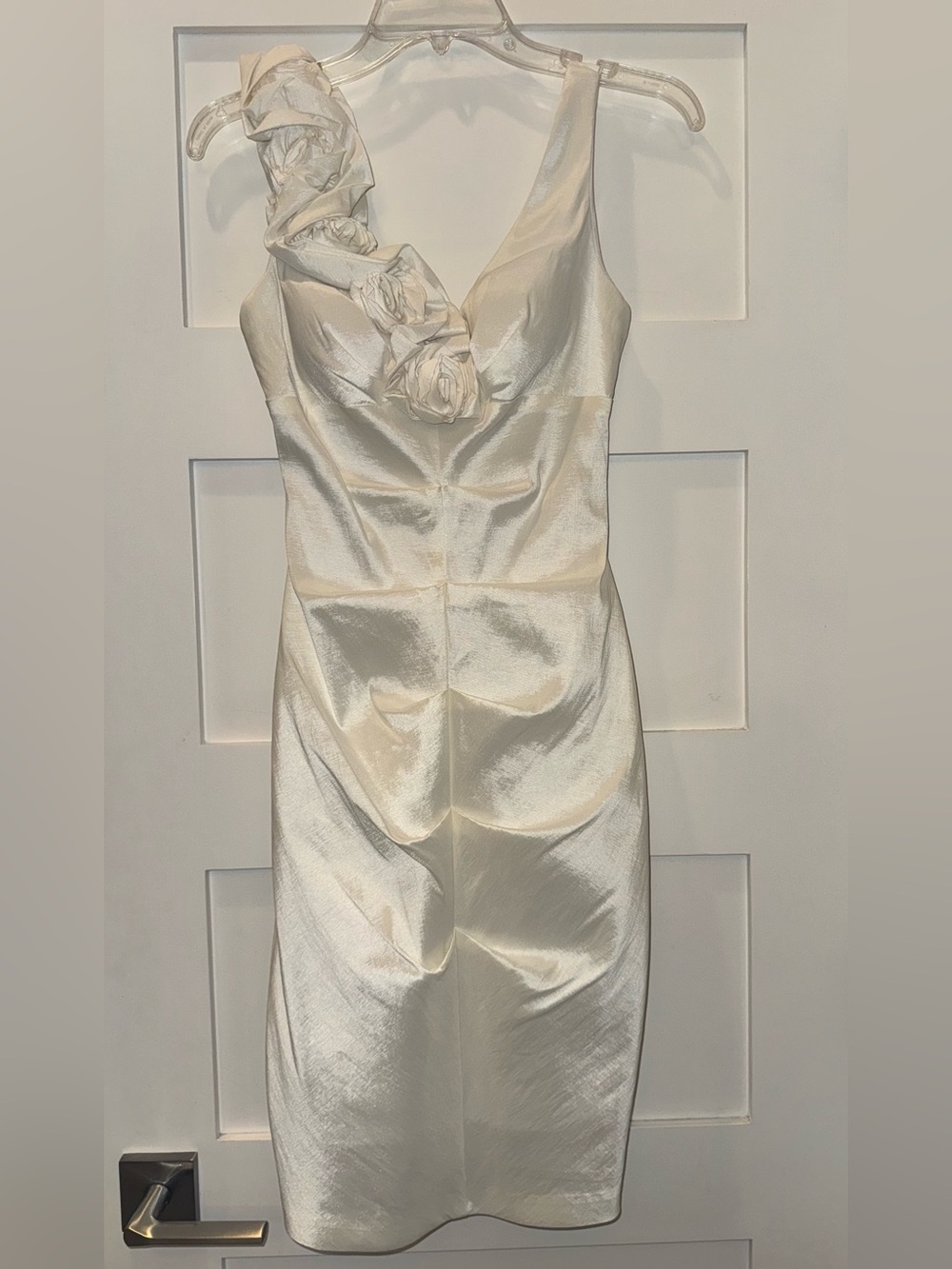 XSCAPE by Joanna Chen Ivory Satin Rosette Cocktail Dress Size 4